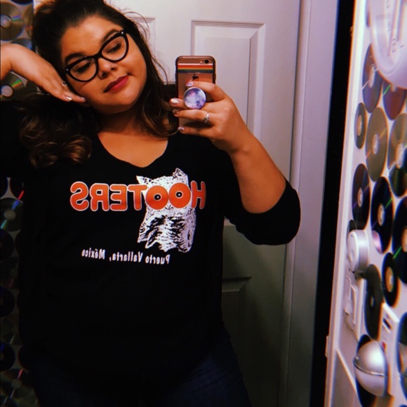 Meet your Posher, Megan - Picture 3 of 4